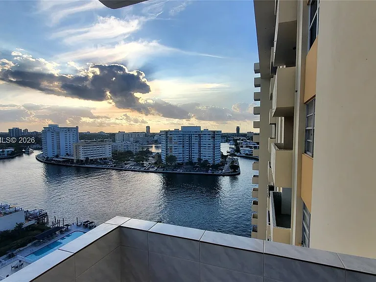 1833 S Ocean Dr #1506 — Photo 2