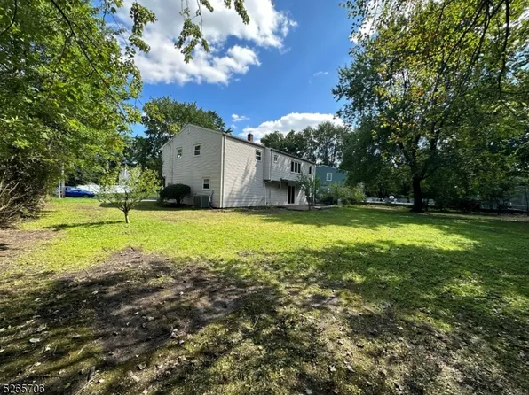 10 Evergreen Dr, Lincoln Park Boro, NJ 07035