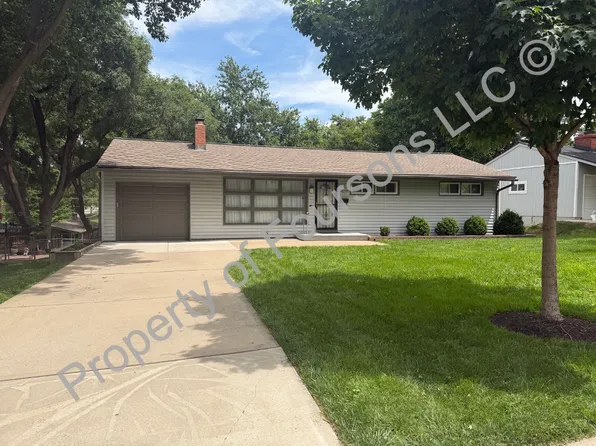 7907 Maple St, Prairie Village, KS 66208