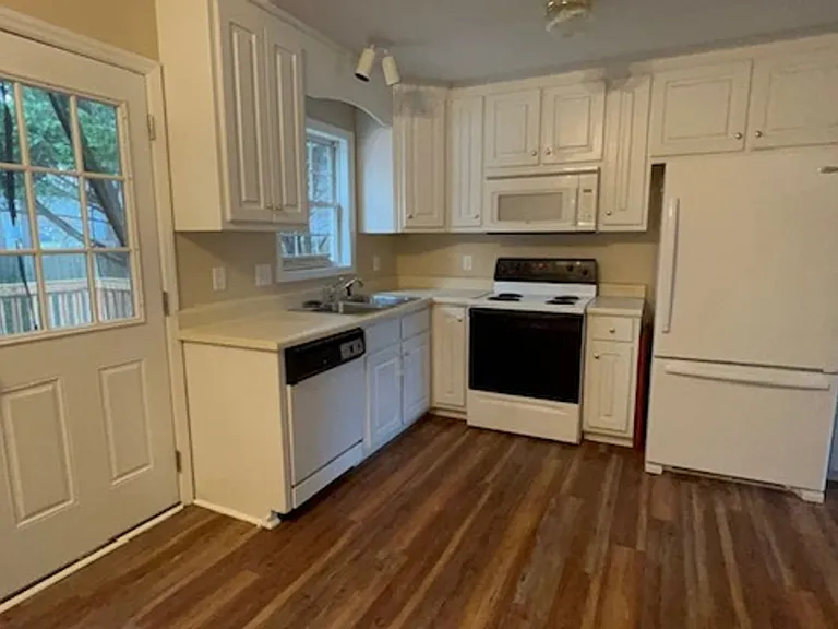 212 Walnut Creek Dr — Photo 8