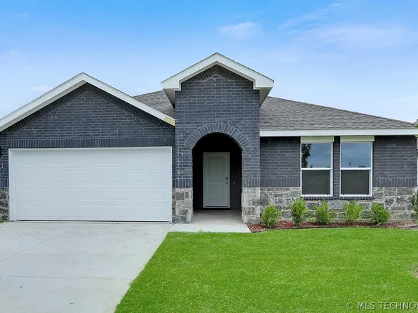 2111 E San Antonio St, Broken Arrow, OK 74012