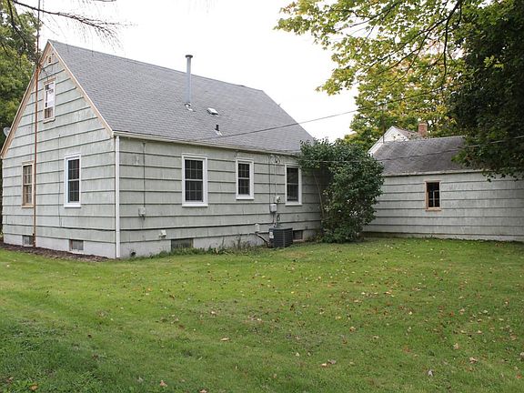 2nd image of 104 Paw Paw St