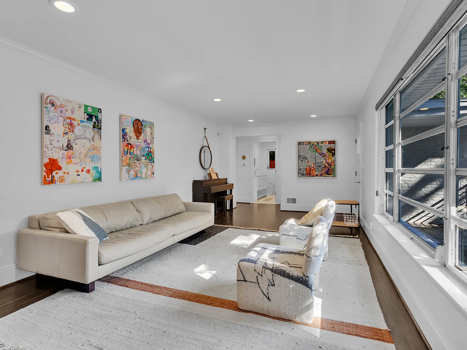 3 bed, 2166 sqft, $3,900 — Photo 4