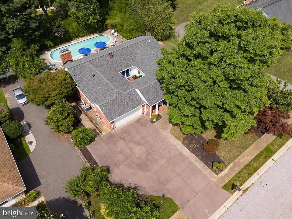 1st image of 2104 Cedar Circle Dr