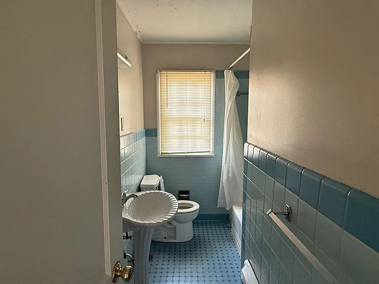 105 Kimball Ave — Photo 9