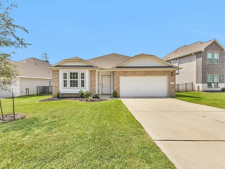 223 Shoreview Dr — Photo 3