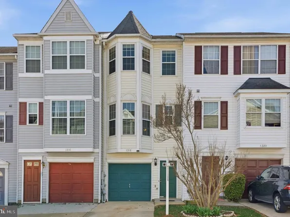 1318 Hampshire Dr #D, Frederick, MD 21702