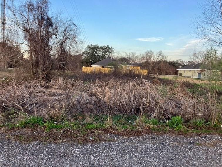 1st image of 3270 Elmwood Park Dr