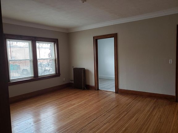 4th image of 2216 Garfield Ave APT 107