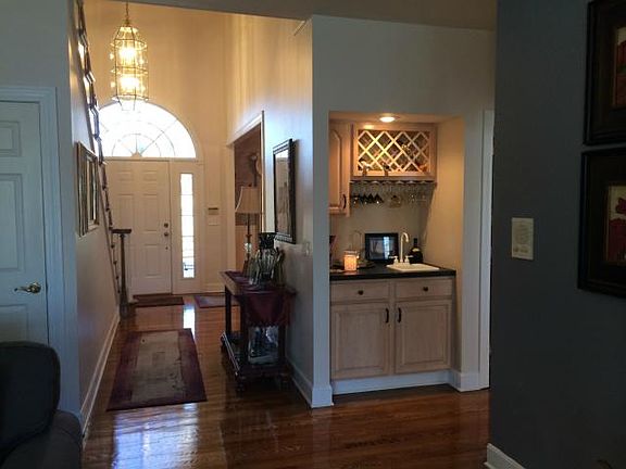 4th image of 4608 Manor Dr