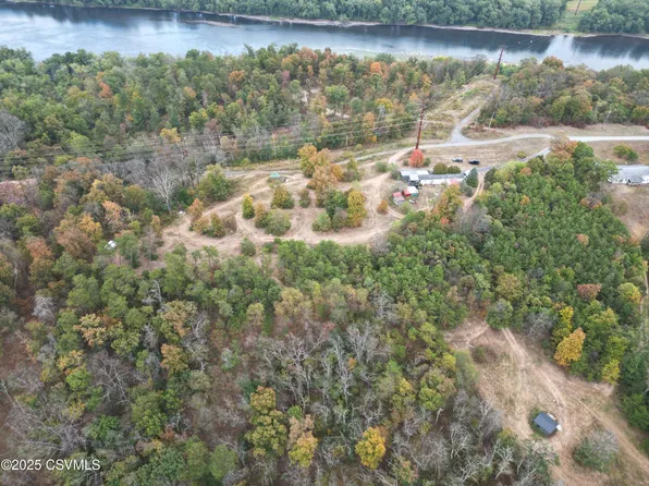 397 N Hill Rd, New Columbia, PA 17856