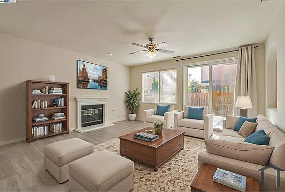5 bed, 3000 sqft, $4,995 — Photo 4