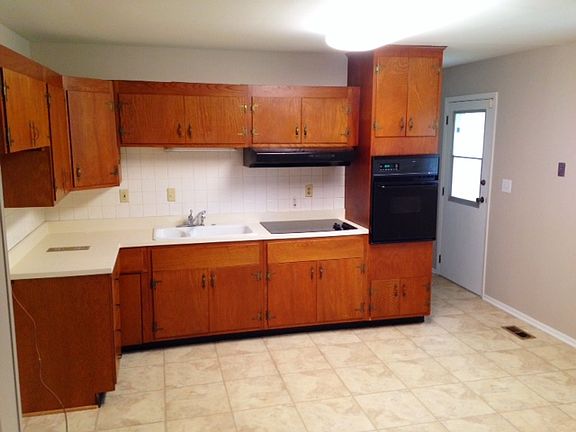 3527BrentwoodKitchen1_04152015
