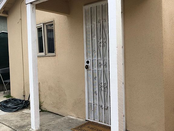 2nd image of 1854 Lansdowne Ave