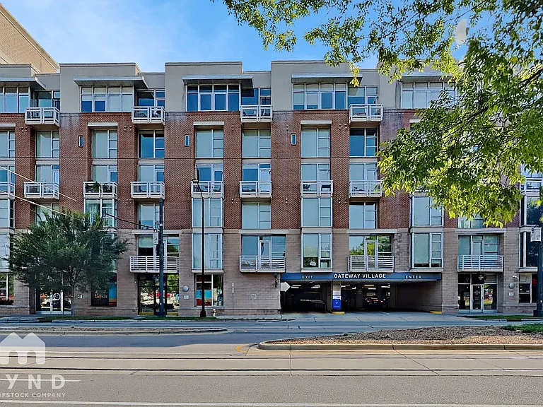 710 W Trade St #518 — Photo 1
