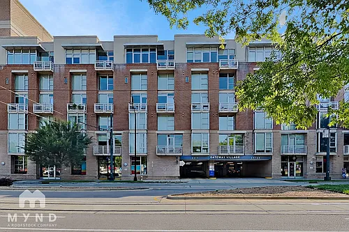 710 W Trade St #518 Photo 1