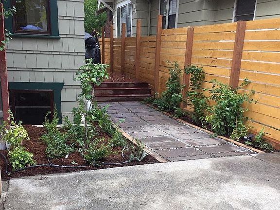 2nd image of 906 NE Ravenna Blvd #B