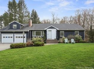 28 Woodside Rd, Topsfield, MA 01983