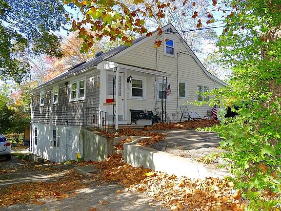 2nd image of 136 Park St