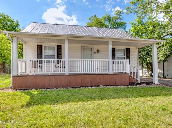 721 N Charles G Seivers Blvd, Clinton, TN 37716