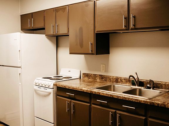 4th image of 425 New York Ave #1
