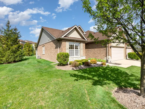 9926 Settlers Court St, Saint John, IN 46373