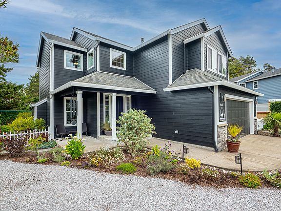 4th image of 4071 Evergreen Ave