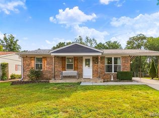 910 Oak Trail Ct, Fenton, MO 63026