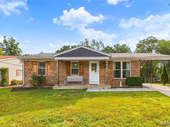 910 Oak Trail Ct, Fenton, MO 63026