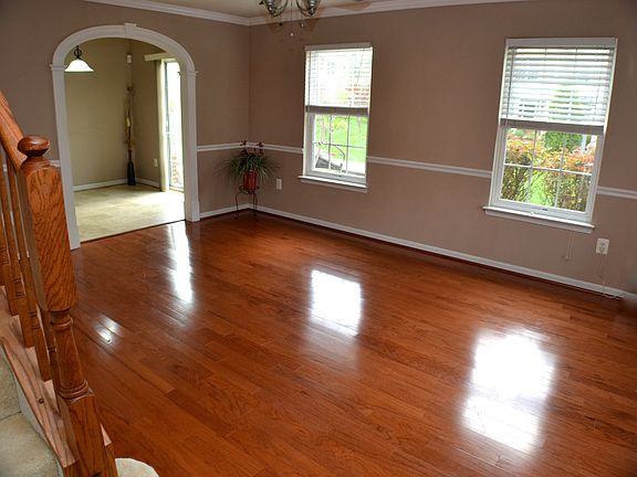 Hardwood  Floor/Dining Room