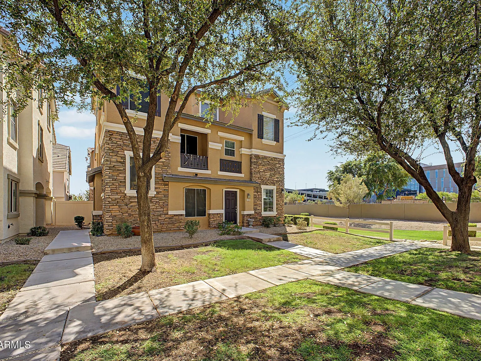 3 bed, 1189 sqft, $1,895 — Photo 3