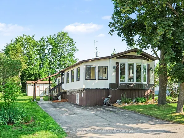 622 Bluebird Hill Rd, Beckwith, ON K7C 4R3