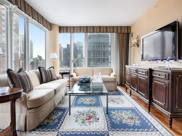 250 East 53rd Street image 1 of 13