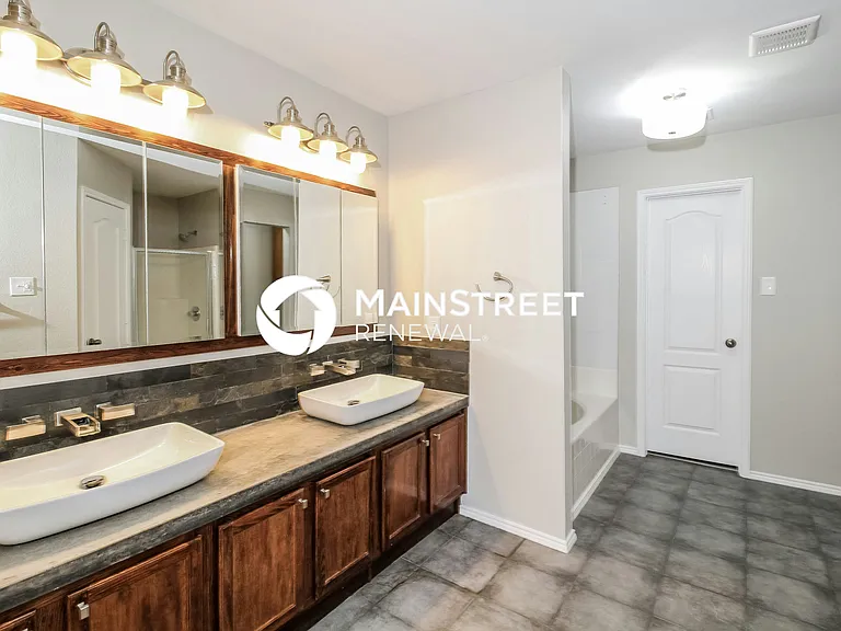 Main Bathroom