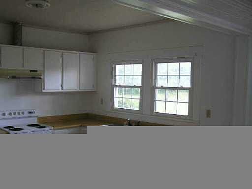 2nd image of 3118 S Main St