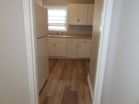 5th image of 320 S Broadway #E10