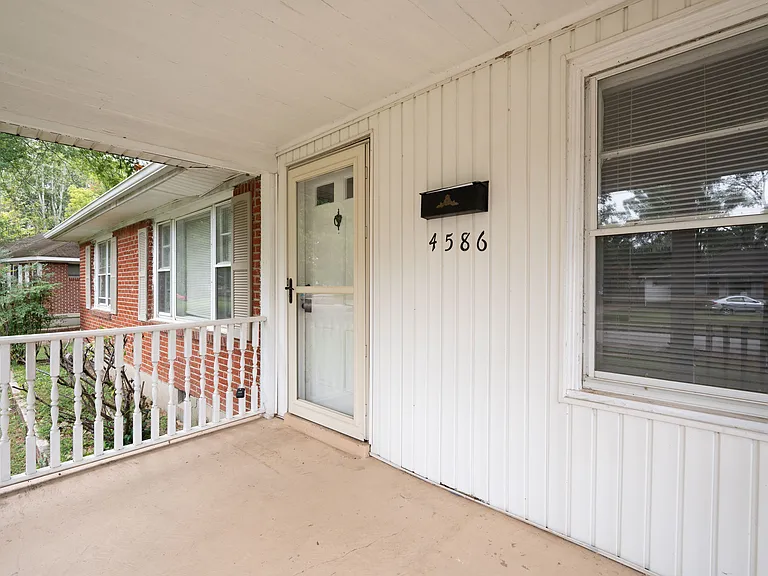 4586 Amboy Rd — Photo 11
