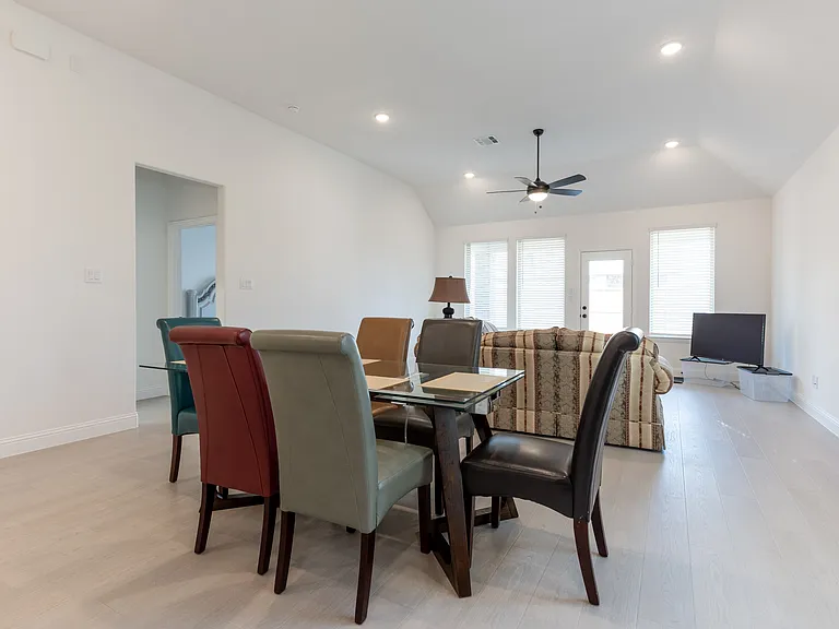 5200 Woodway Dr — Photo 8