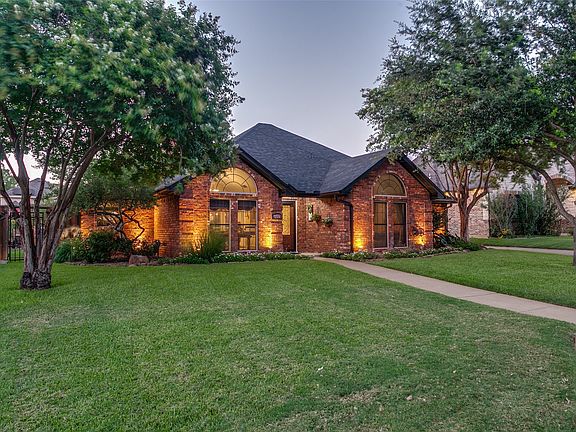 3rd image of 336 Shadow Wood Ln
