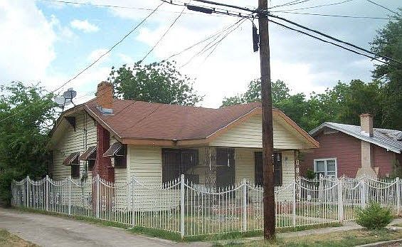 2nd image of 205 Congress Ave