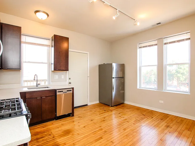 3644 W Diversey Ave #2R — Photo 7