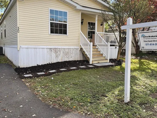 30 Jaguar Dr, Lothian, MD 20711