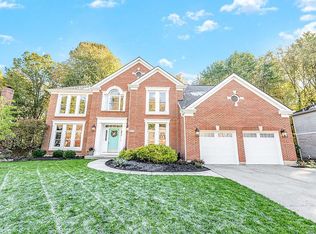 156 Woodcrest Dr, Loveland, OH 45140