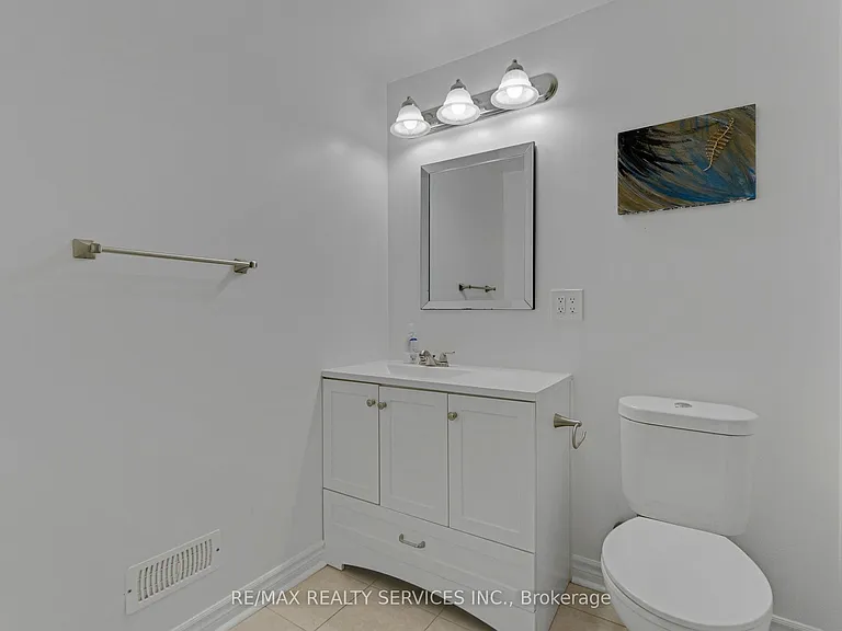 28 Manzanita Cres #BASEMENT — Photo 19