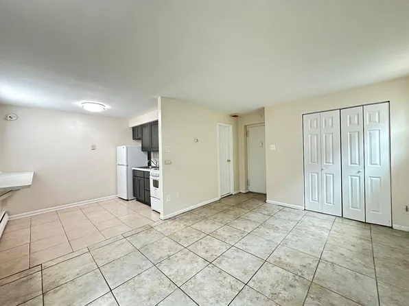 7108 Oxford Ave #38, Philadelphia, PA 19111