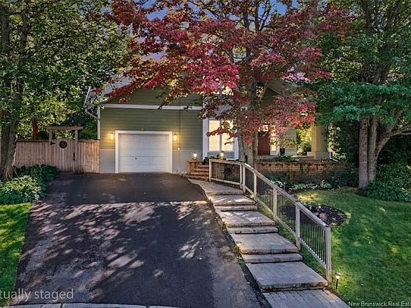 2nd image of 10 Harvard Ct