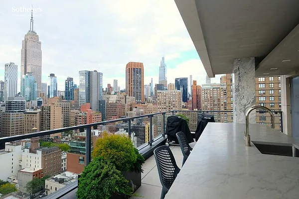 Rented by Sotheby's International Realty | media 25