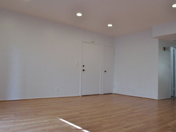 5th image of 5414 Newcastle Ave APT 65