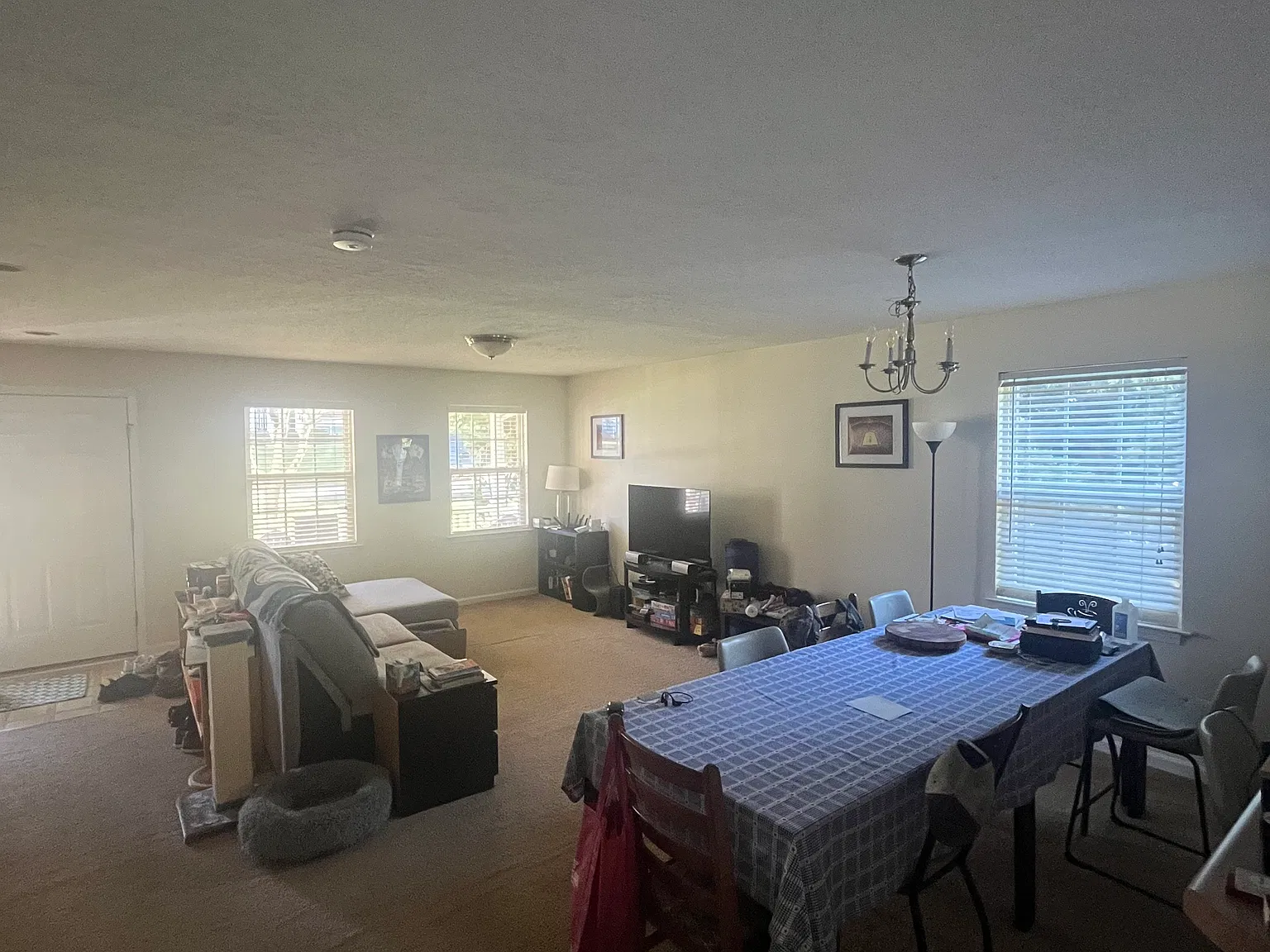 3 bed, 2.5 bath, 1452 sqft, $1,725 — Photo 3