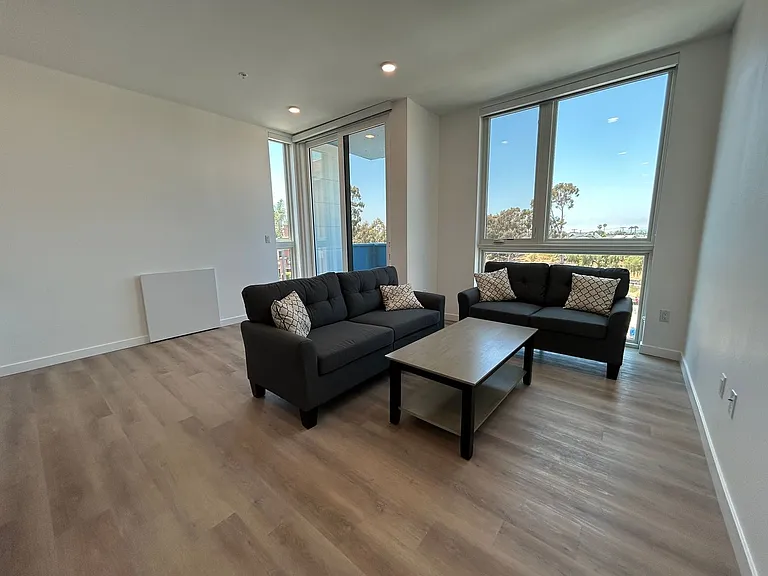 4015 Richmond St #302 — Photo 10